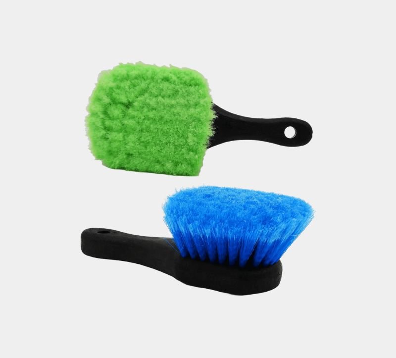 Olvera’s soft multi-purpose brush for gentle car cleaning